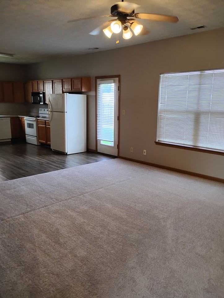 3368 Edison Dr - Photo 5 of 17