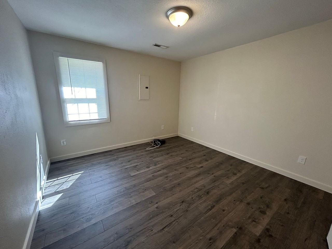 1160 S Washington Ave - Photo 7 of 9