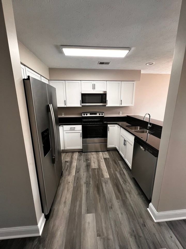 2788 Sand Run Pkwy - Photo 2 of 16