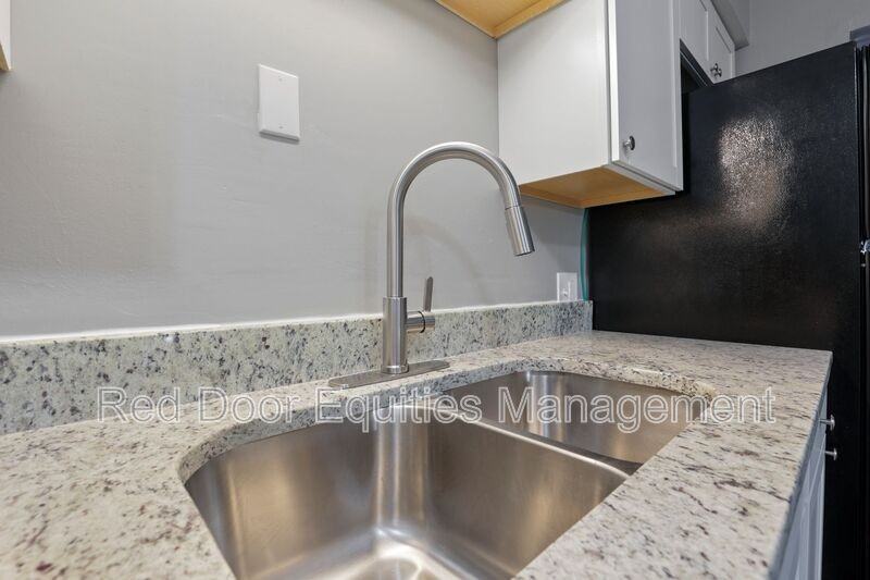 123 W Walnut St #S - Photo 4 of 15