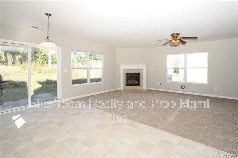 10816 Carstairs St - Photo 5 of 18