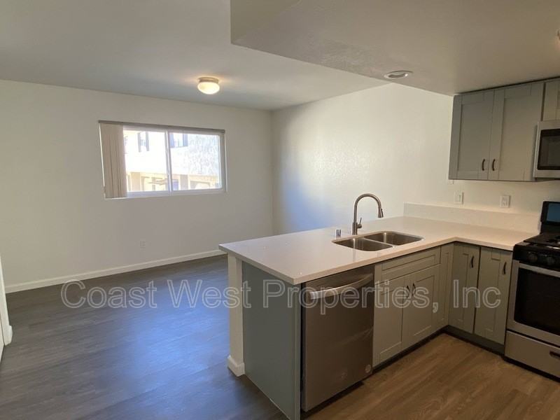 1154 Cypress Ave - Photo 2 of 14