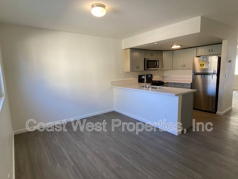 1154 Cypress Ave - Photo 3 of 14
