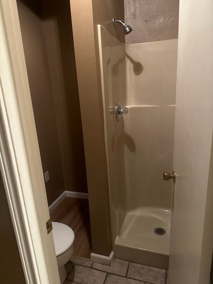 108 Wolfe St - Photo 7 of 12