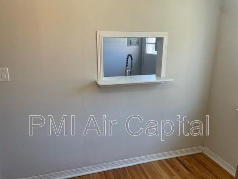 6427 E Cottonwood Ln - Photo 3 of 10