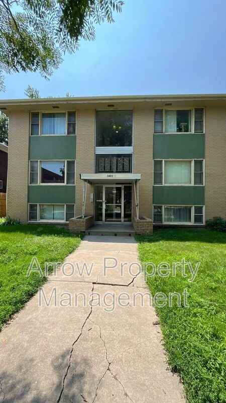 1621 G St - Photo 2 of 12