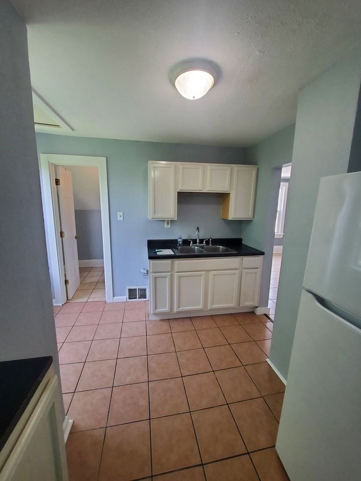 2420 54th St. (Duplex) - Photo 2 of 7