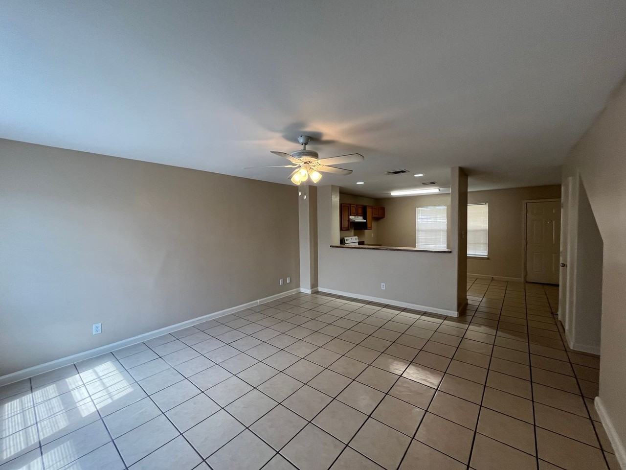 5202 Fountain Lk - Photo 6 of 31