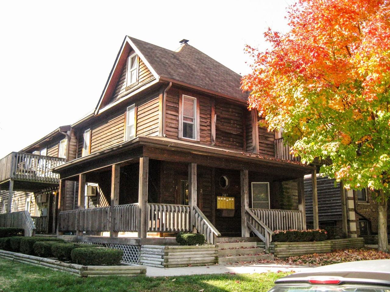 Bowler (NEW) - Photo 3 of 12