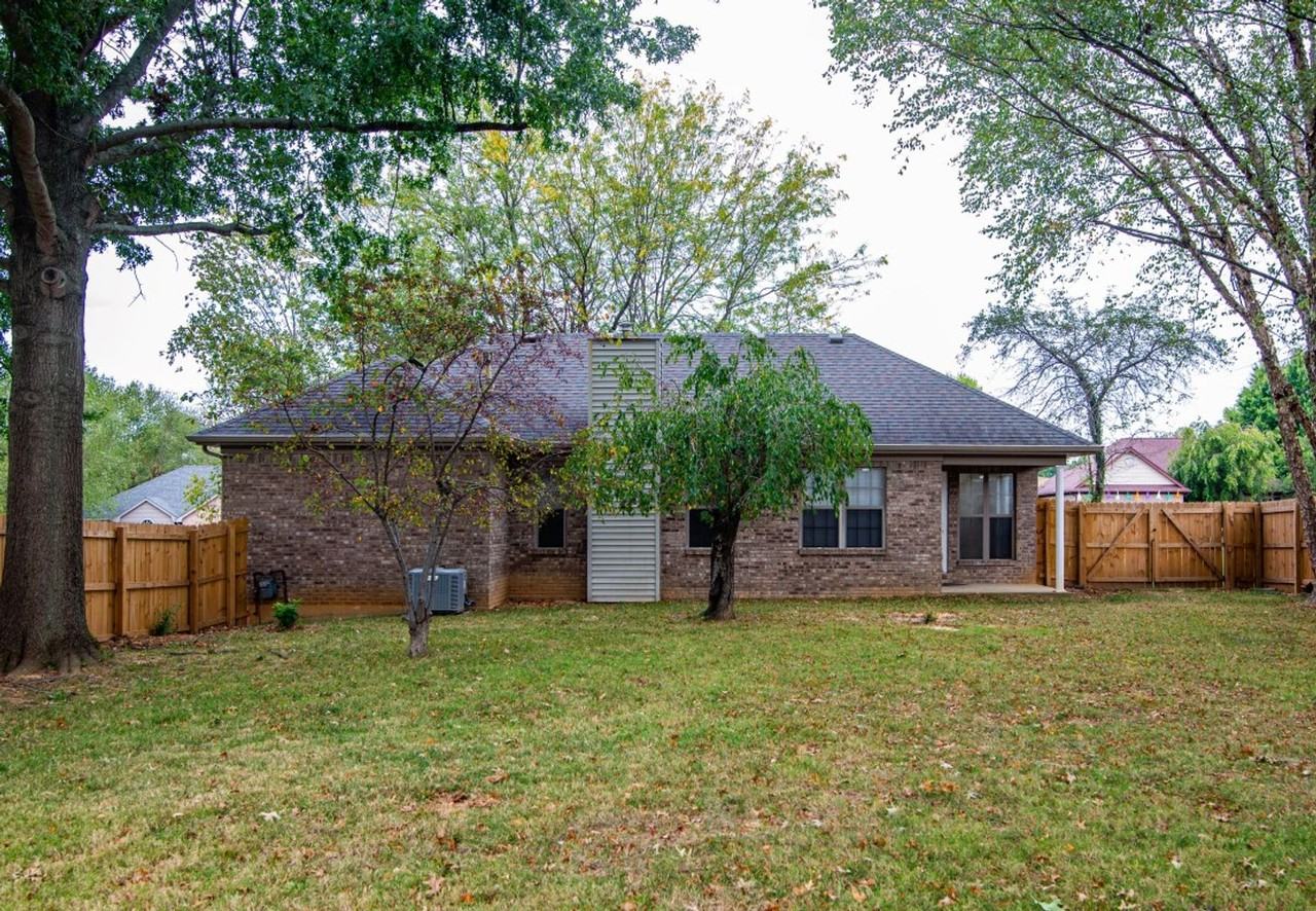 426 Ridgecrest Rd - Photo 5 of 49