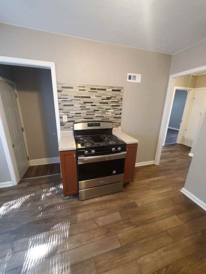 4338 N 50th St - Photo 3 of 9