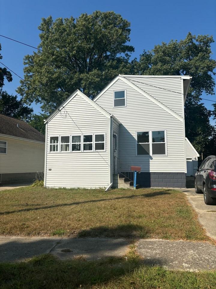 7710 10th Ave - Photo 2 of 11