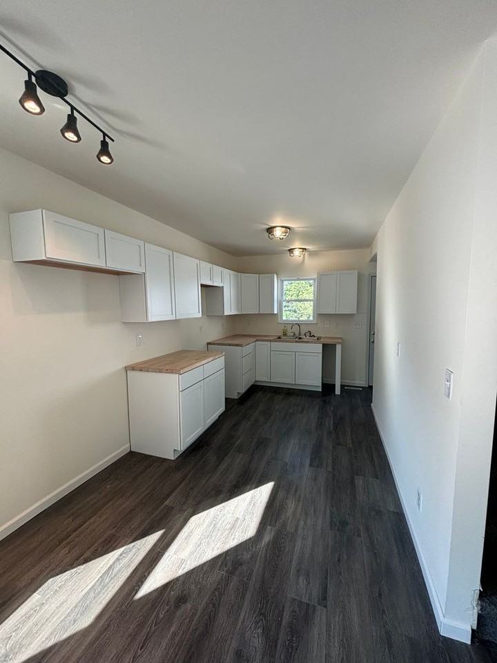 7710 10th Ave - Photo 3 of 11