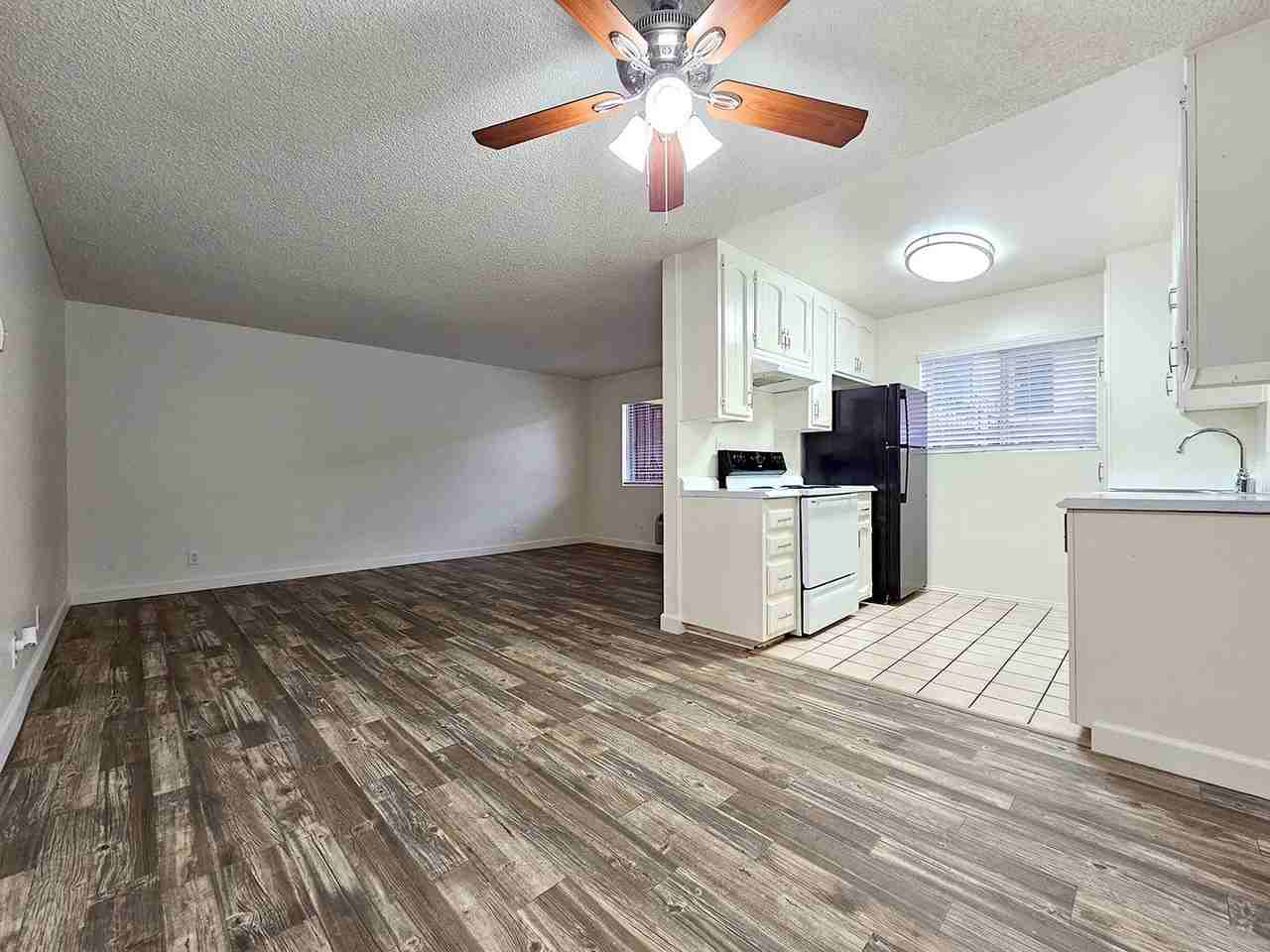 Royal Gardens - Photo 3 of 9