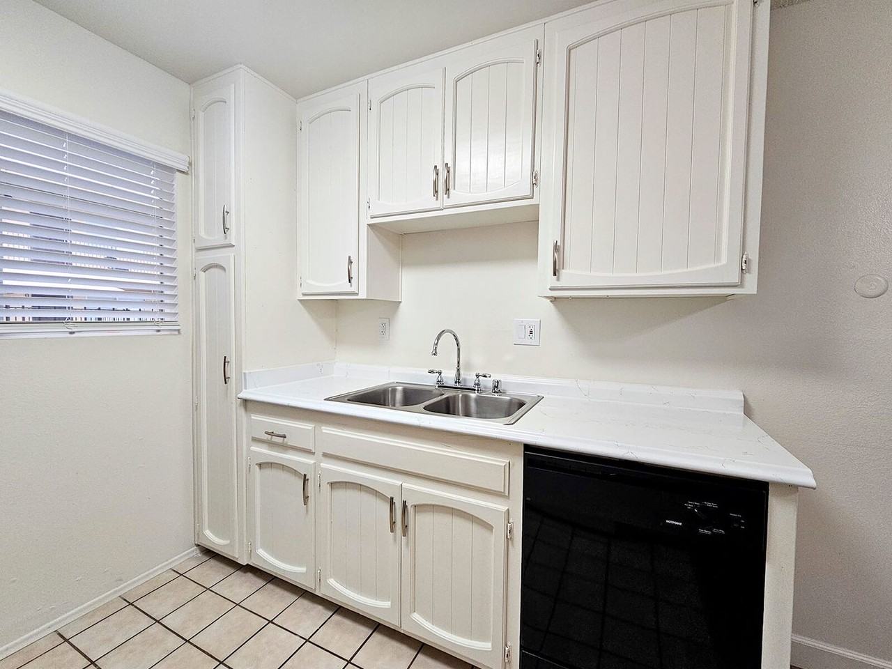 Royal Gardens - Photo 5 of 9