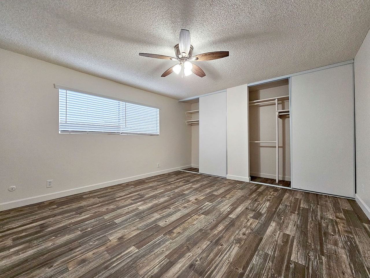 Royal Gardens - Photo 7 of 9