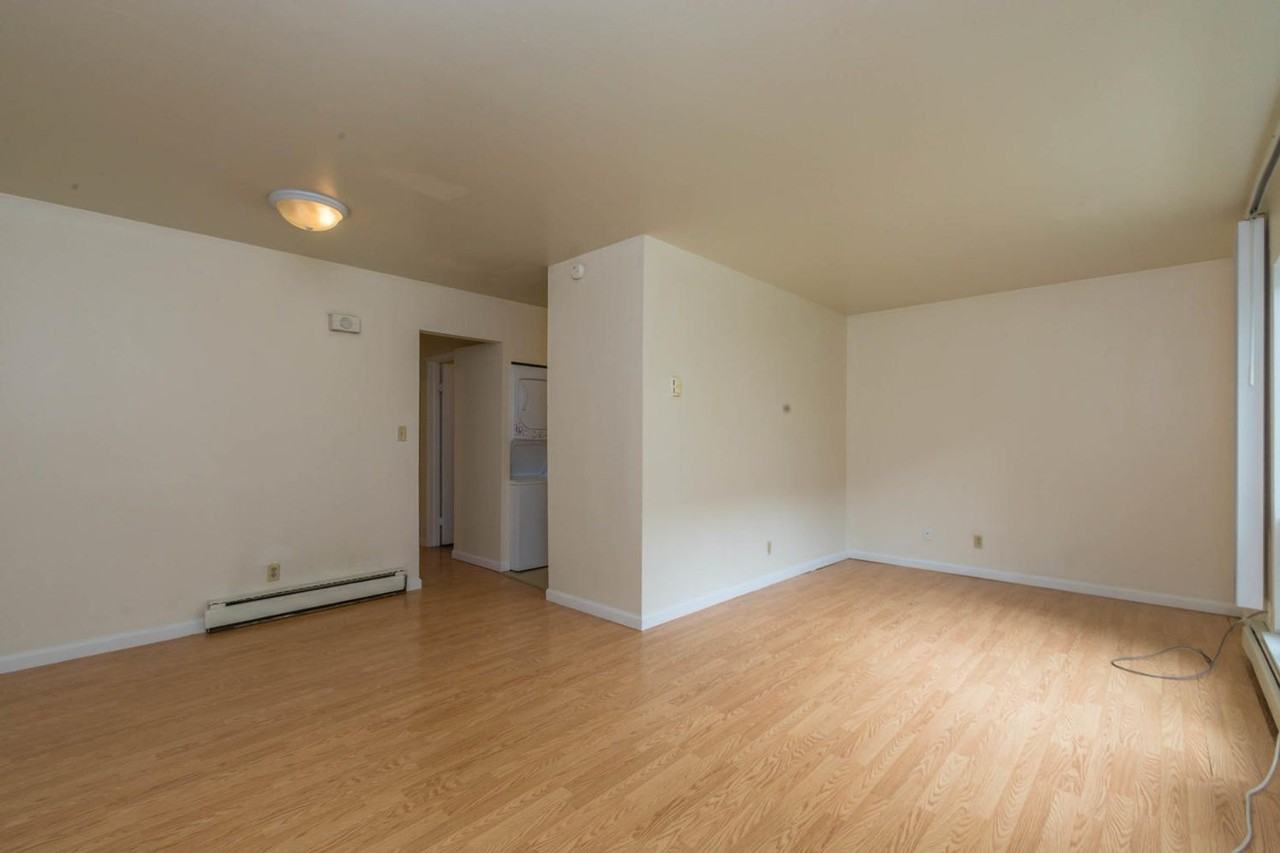 413 E 8th St - Photo 2 of 27