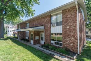 featured image of 413 E 8th St