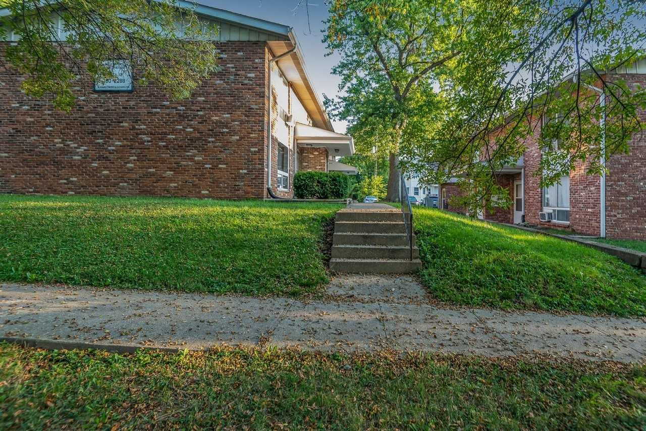 413 E 8th St - Photo 2 of 18