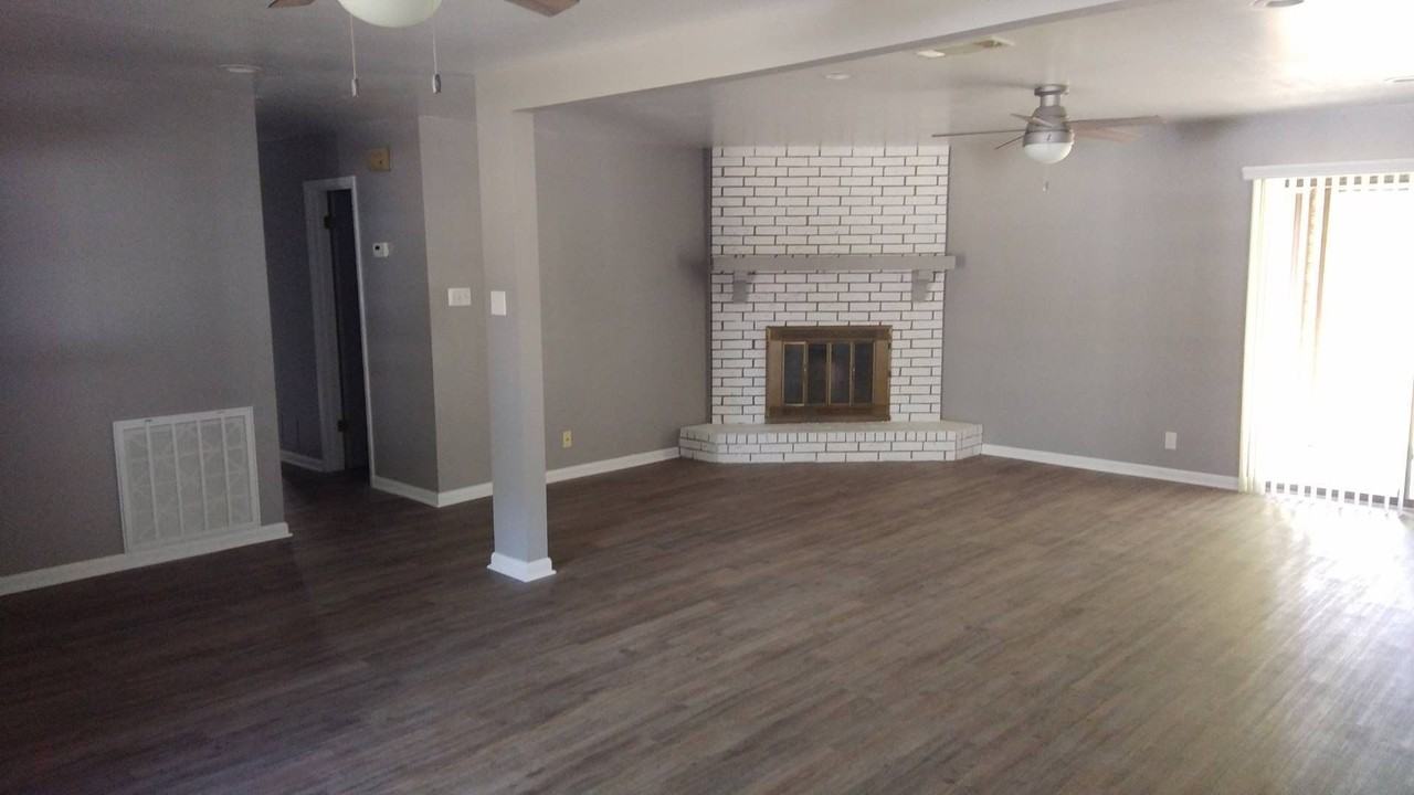 102 Veterans Ln - Photo 2 of 9