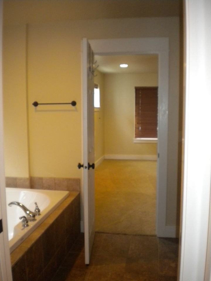 1124 Alder Creek Dr - Photo 7 of 14