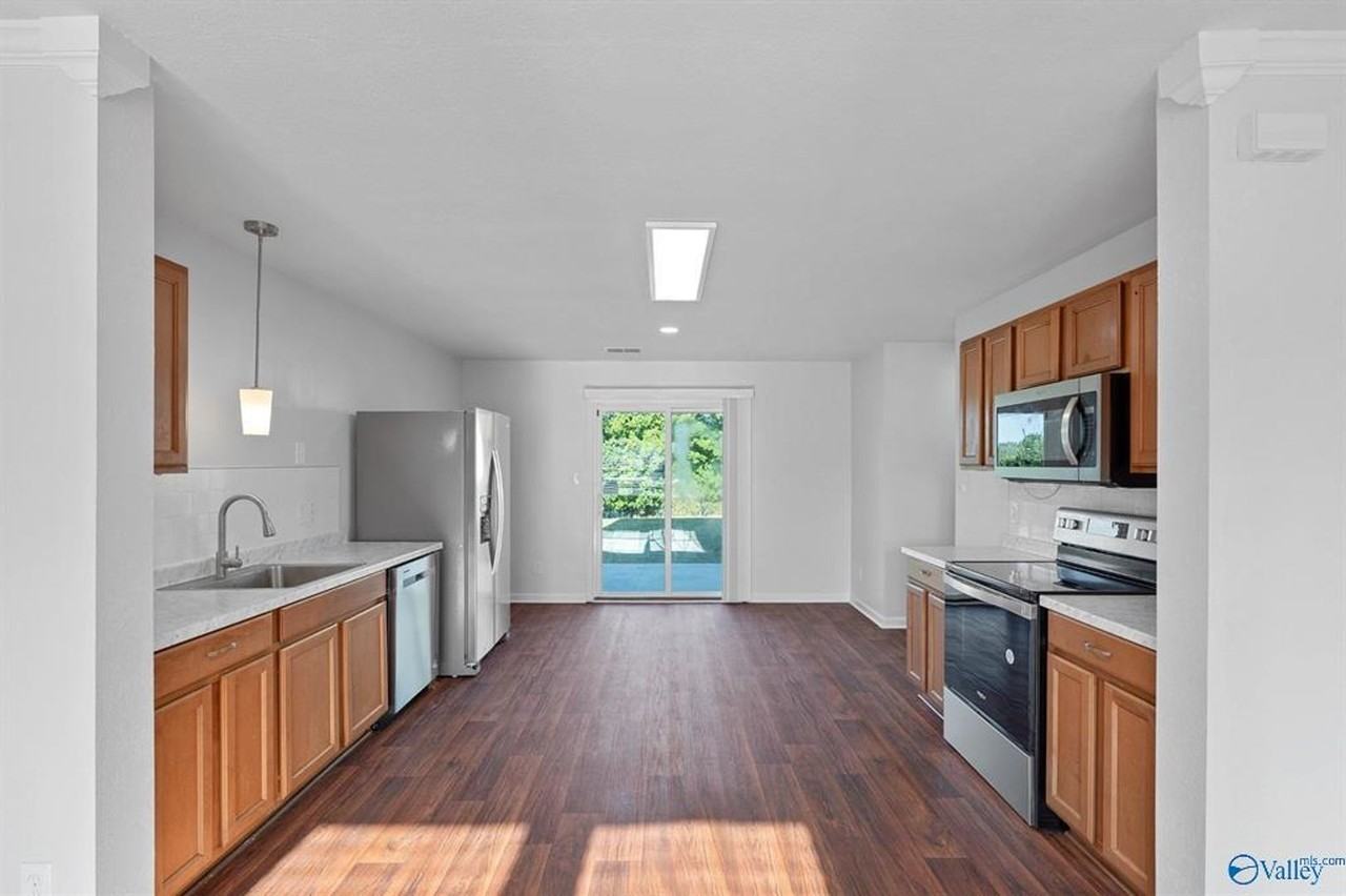 3186 Lakeland Dr - Photo 3 of 20