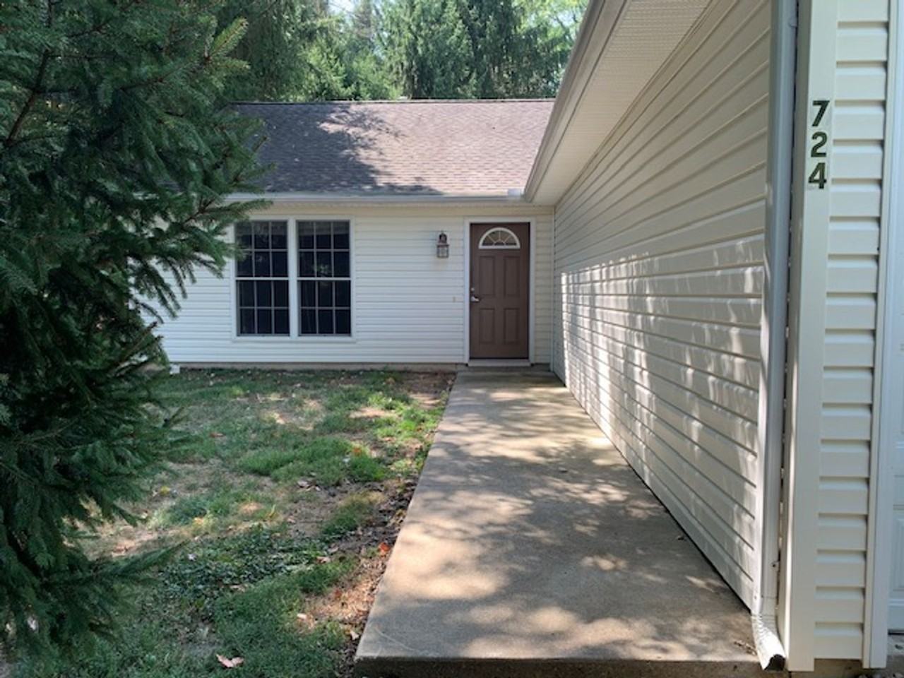 724 Orchard Hill Rd - Photo 2 of 10