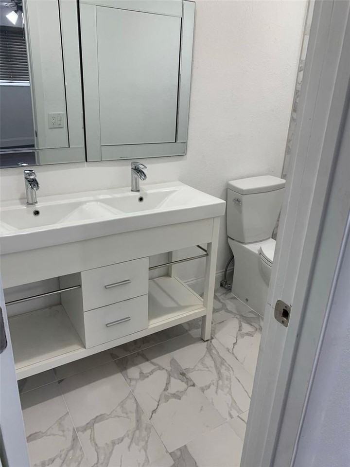 8415 Sw 144th St - Photo 4 of 6