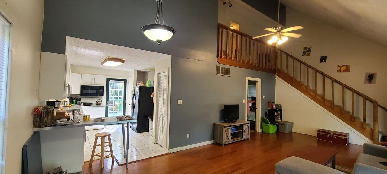 515 W 16th St #515 - Photo 4 of 22