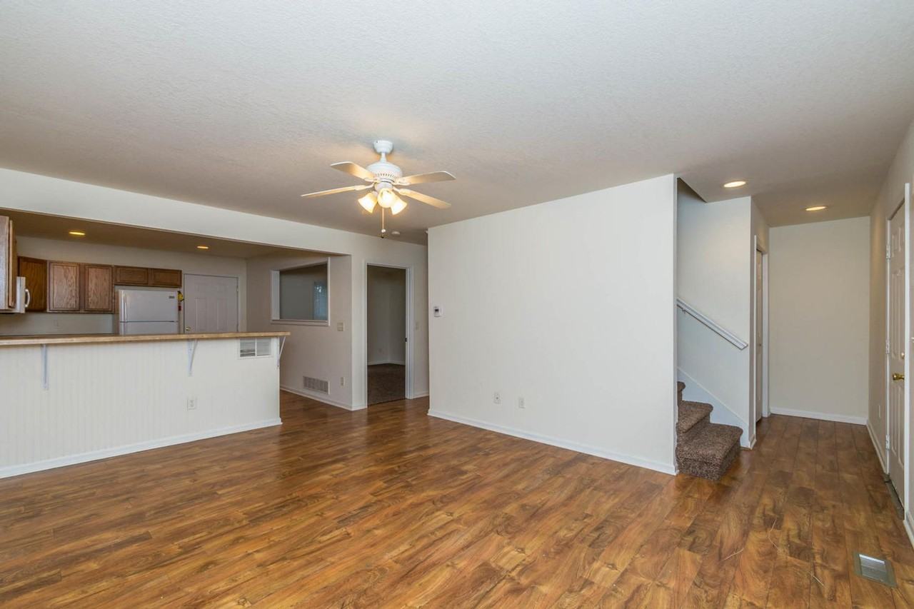 206 East 20th Street - Photo 5 of 15