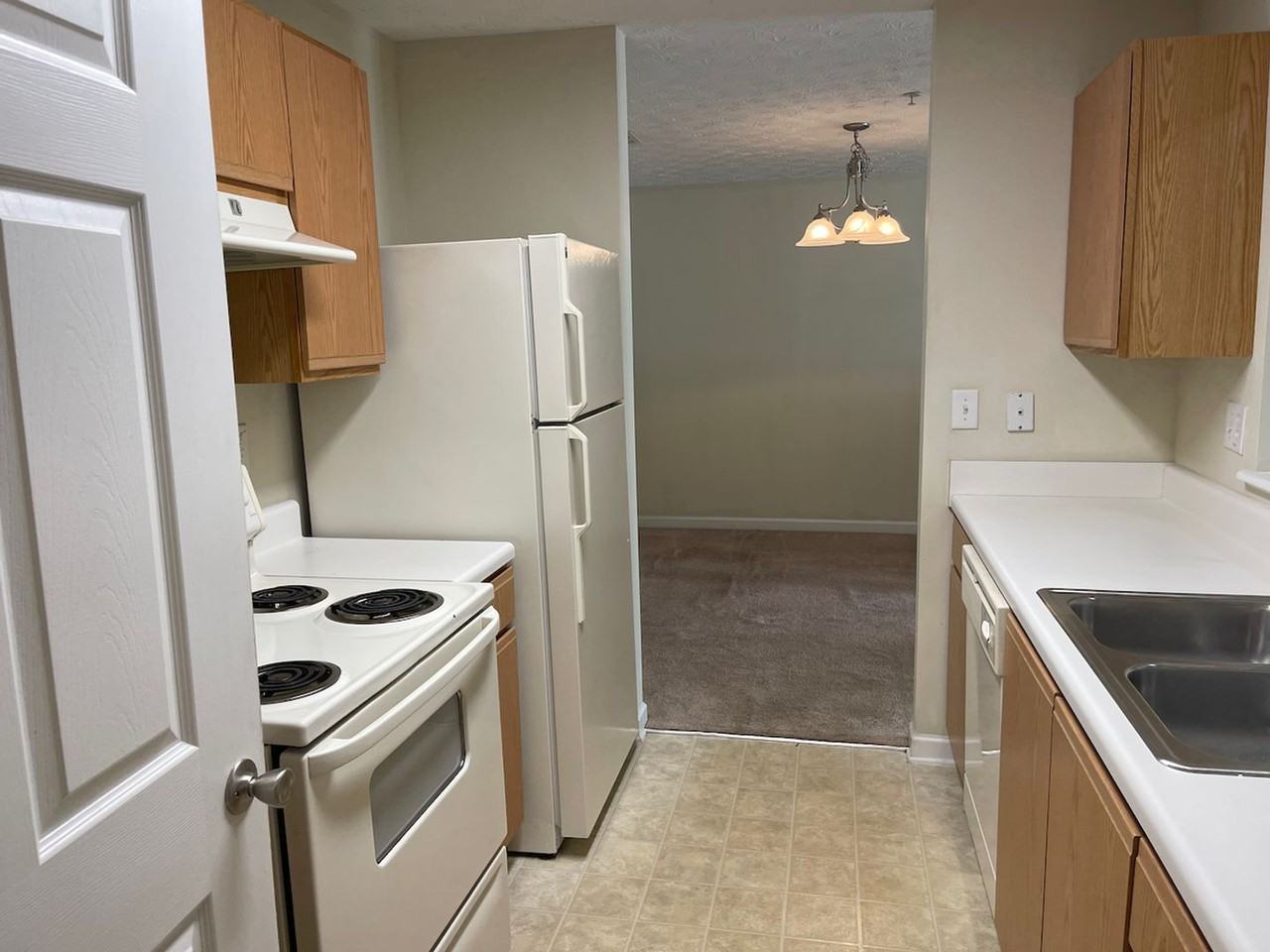 5201 Fairington Ridge Cir - Photo 4 of 16