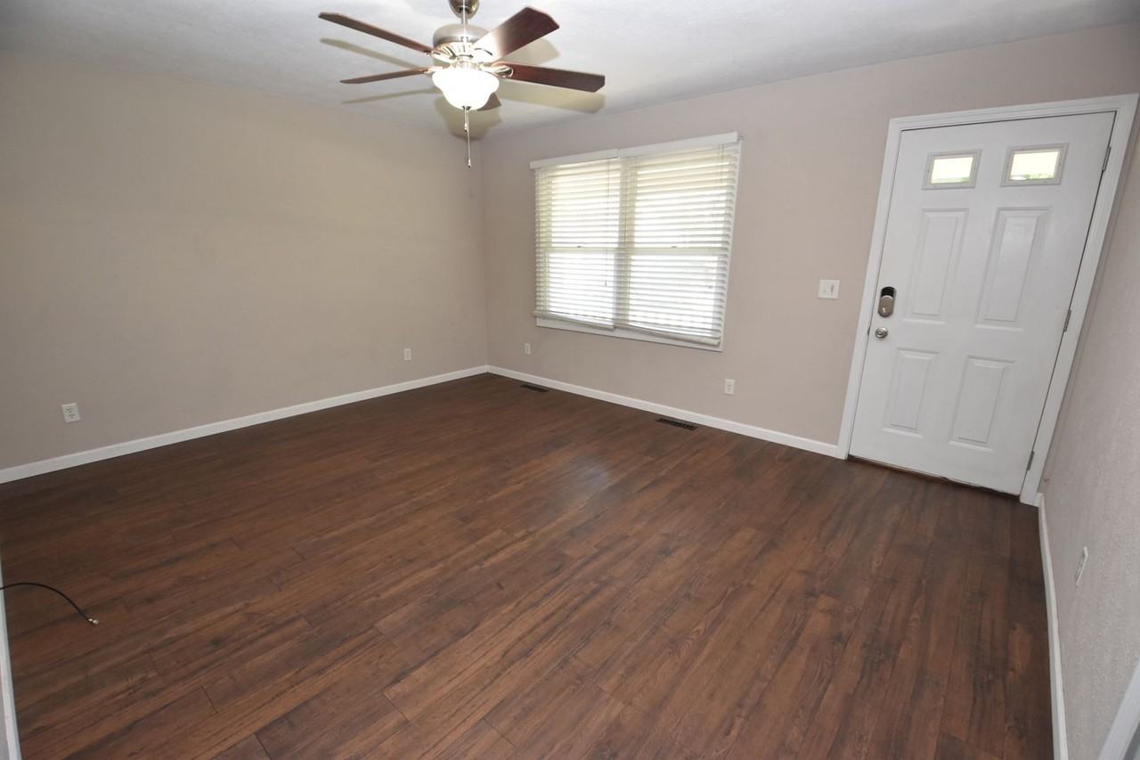 52401 Hollyhock Rd - Photo 2 of 21