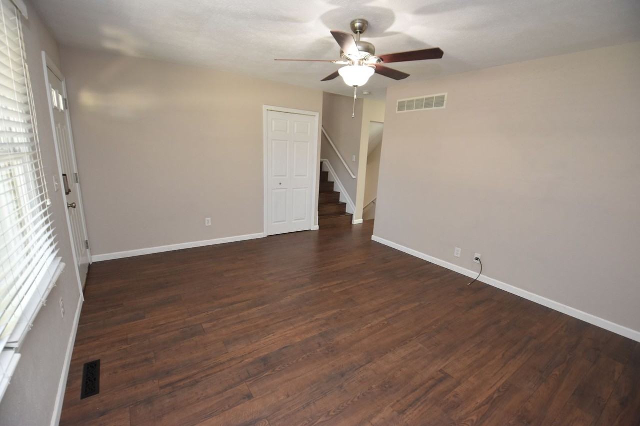 52401 Hollyhock Rd - Photo 3 of 21