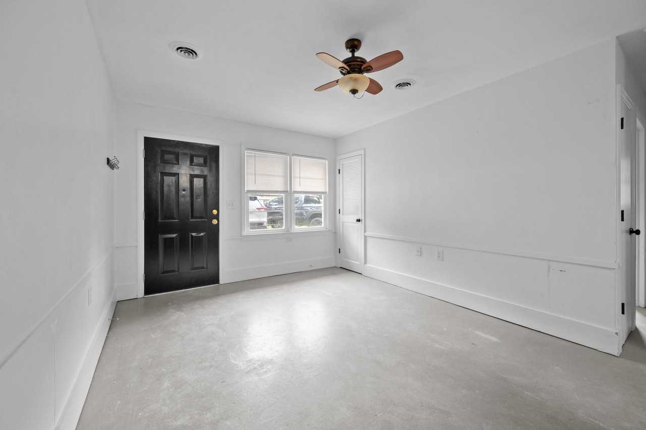 444 Howle Avenue - Photo 3 of 10