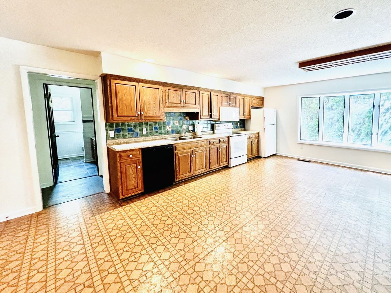 238 Spear St - Photo 2 of 8