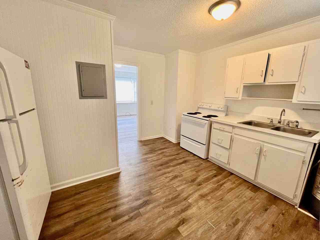 309 Starling St - Photo 5 of 11