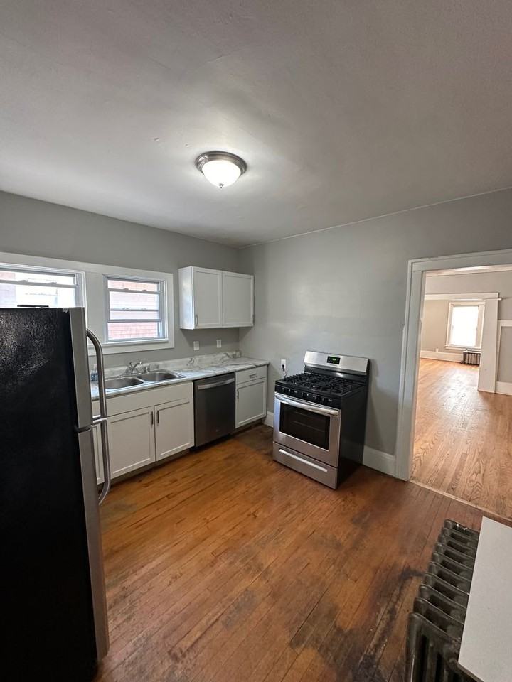 3360 North Downer Avenue - Photo 4 of 16