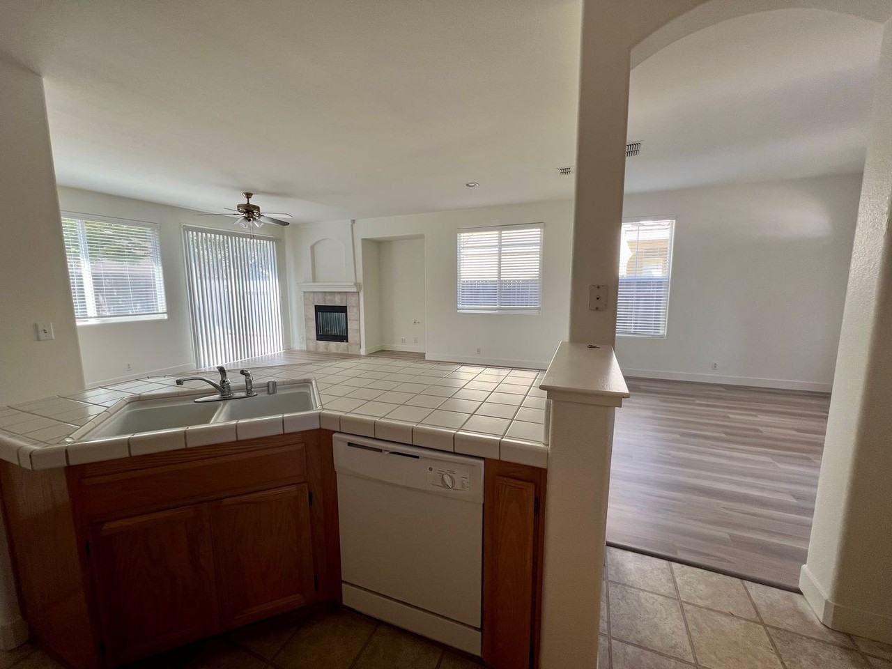 8321 Lewis Ave - Photo 7 of 23