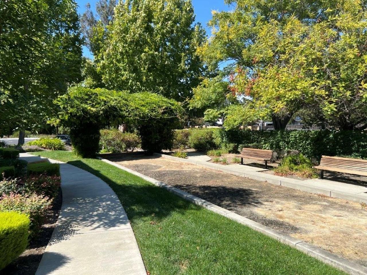 313 Coulter Way - Photo 3 of 41