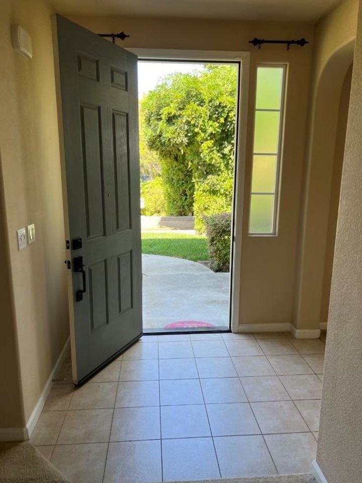 313 Coulter Way - Photo 4 of 41