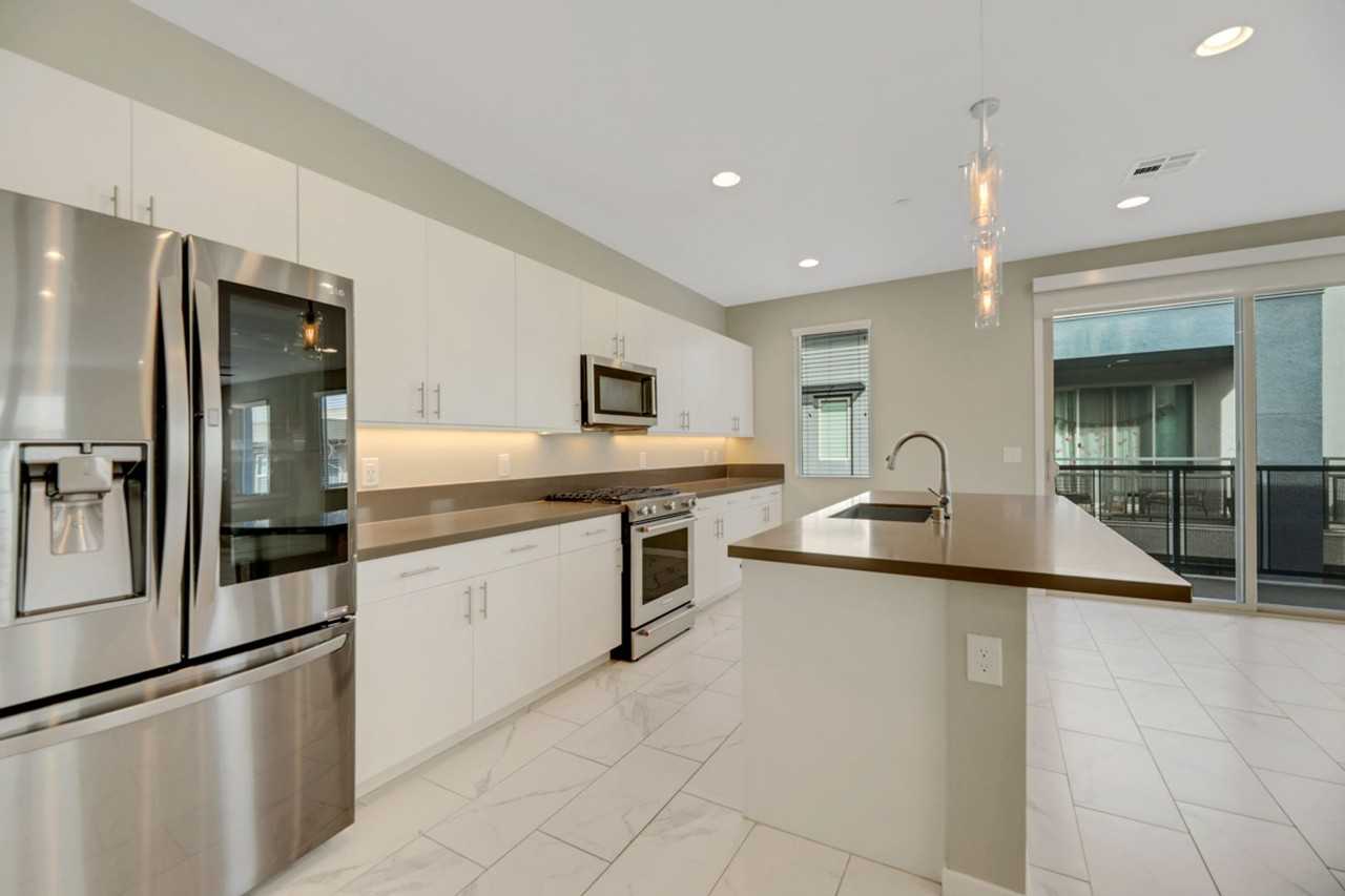 11302 Kraft Mountain Ave #103 - Photo 3 of 18