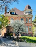 featured image of 140 E 2nd Ave