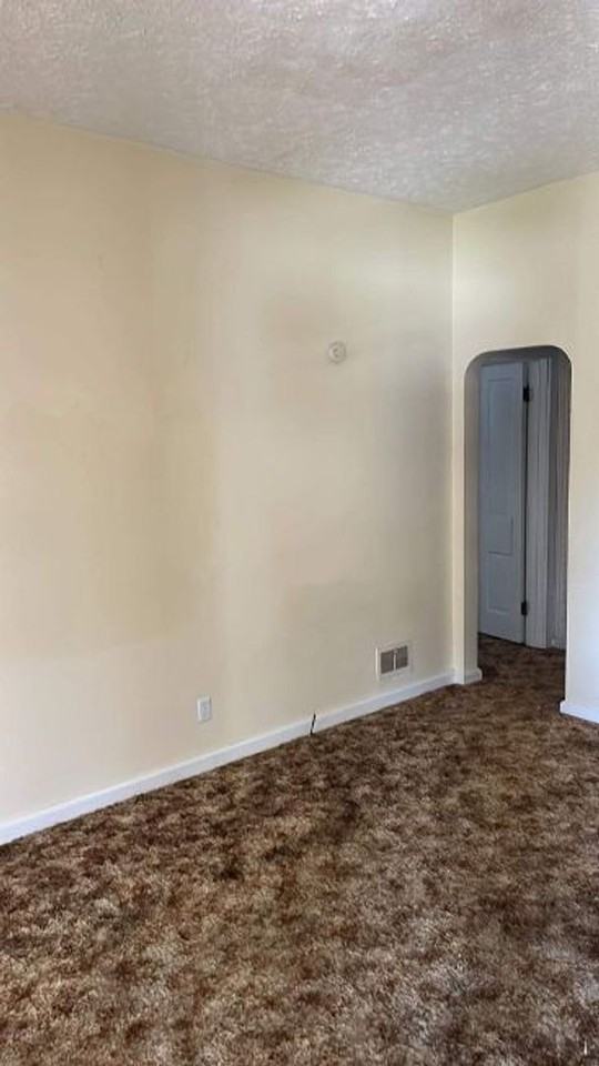 85 N Kennebec Ave #2 - Photo 4 of 7