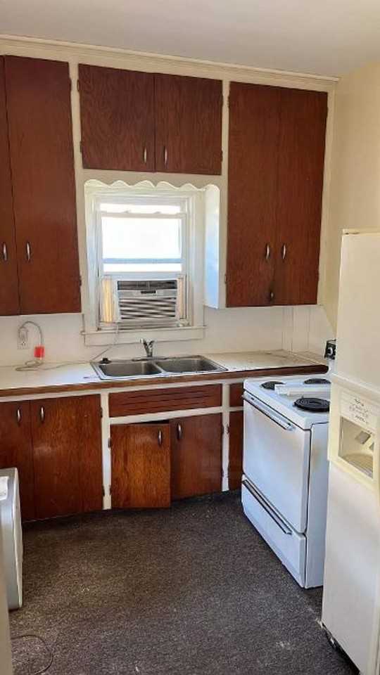 85 N Kennebec Ave #2 - Photo 5 of 7