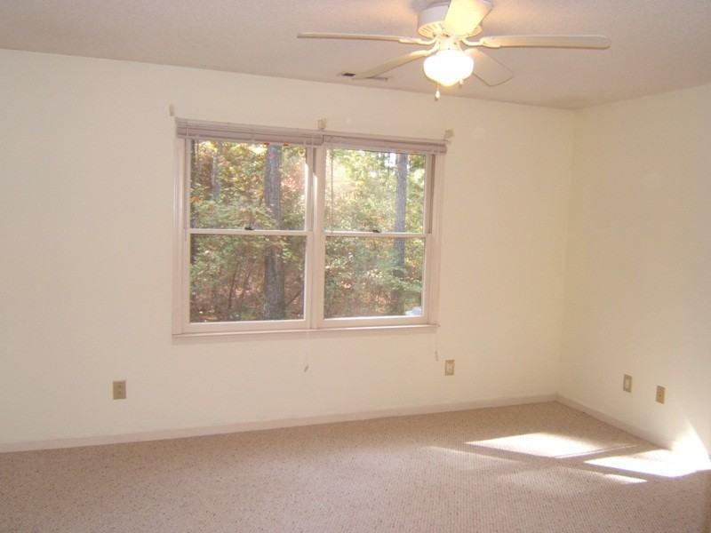 906 Nassau Ct - Photo 7 of 13