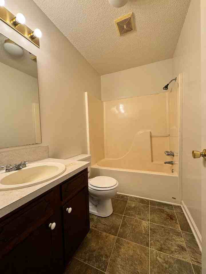 1616 Mcfarland Dr - Photo 3 of 14