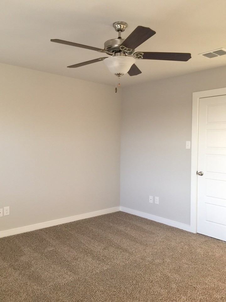 1021 W Sierra Vista Ct - Photo 4 of 10