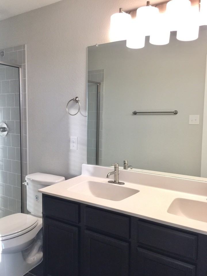 1021 W Sierra Vista Ct - Photo 5 of 10
