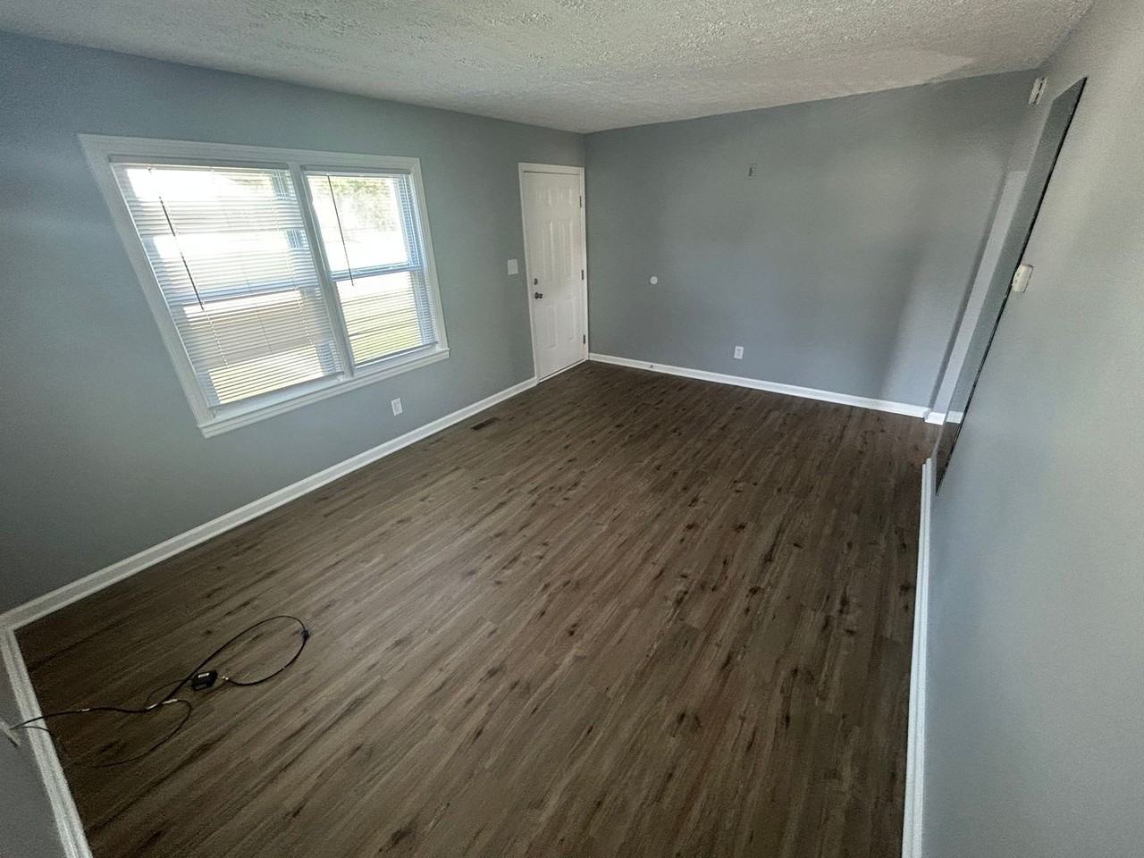 1562 Loney Ln - Photo 2 of 10