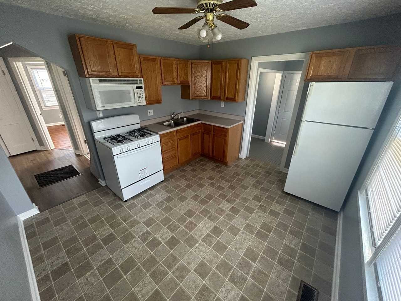 1562 Loney Ln - Photo 3 of 10